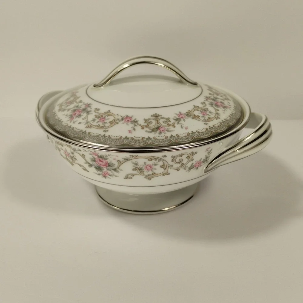 Noritake China Edgewood 5807 Sugar Bowl with Lid and Creamer Set Pink‎ Roses